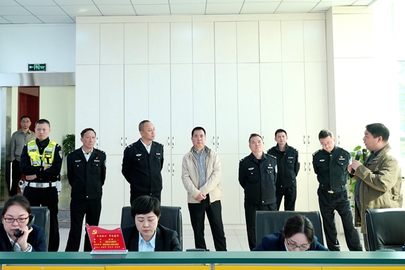 20201021成都市交管局和川西公司召开工作交流座谈会 (1)_副本.jpg