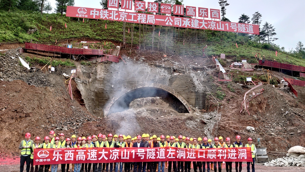 9c4b8ff388fe15fd8ec4fb4969e6042_副本.jpg 9c4b8ff388fe15fd8ec4fb4969e6042_副本.jpg