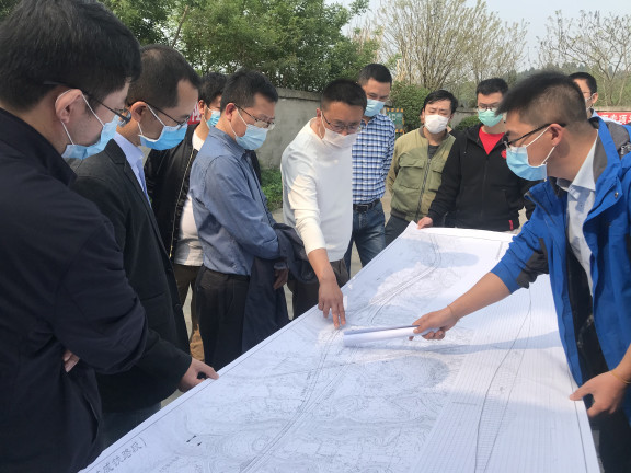 no79-成南公司党委书记、董事长苏开春一行调研成南高速扩容段全线项目初设工作开展情况1(董静).jpg no79-成南公司党委书记、董事长苏开春一行调研成南高速扩容段全线项目初设工作开展情况1(董静).jpg