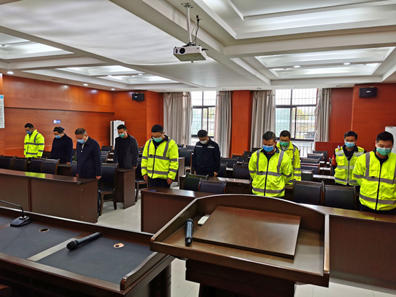 广南公司举行“为牺牲抗疫英雄默哀”主题活动5.jpg 广南公司举行“为牺牲抗疫英雄默哀”主题活动5.jpg