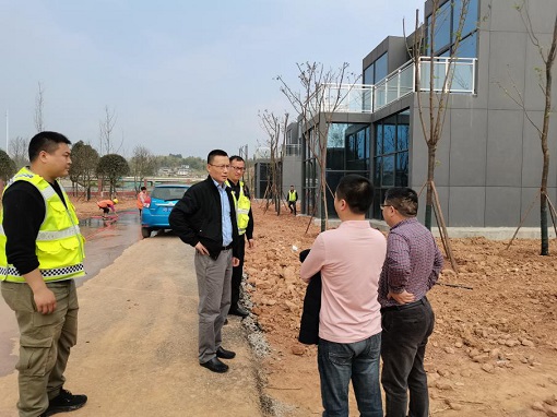 绵九公司董事长曾杰组织现场办公会解决营运路段开元棋牌遗留问题 -2.jpg 绵九公司董事长曾杰组织现场办公会解决营运路段开元棋牌遗留问题 -2.jpg