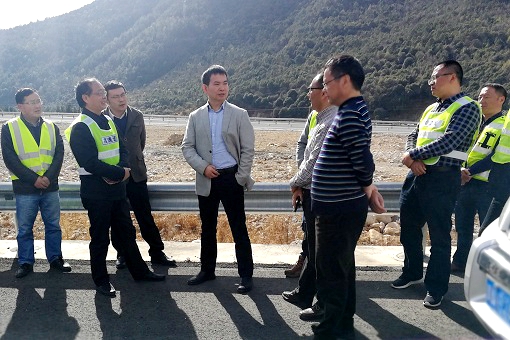 1553241423748713.jpg 3.19+川高公司副总经理郜进良调研雅西高速2019年度养护专项工程 2.jpg