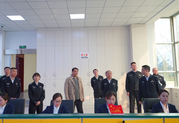 20210224省公安厅交警总队总队长叶建昆一行到川西公司调研智慧高速开元棋牌_副本.jpg 20210224省公安厅交警总队总队长叶建昆一行到川西公司调研智慧高速开元棋牌_副本.jpg
