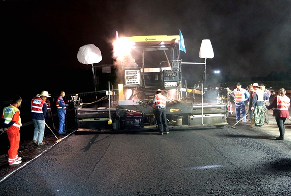 20200109成都绕城高速公路路面病害整治工程顺利完工 (1)_副本.jpg