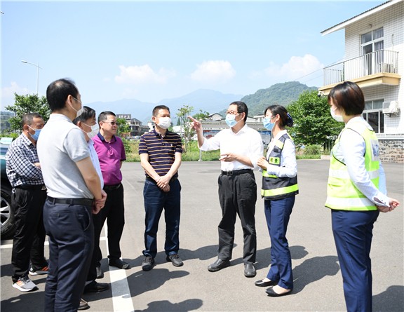 5.14+川高公司党委副书记、总经理王孝国一行调研雅西公司 1(川高).jpg