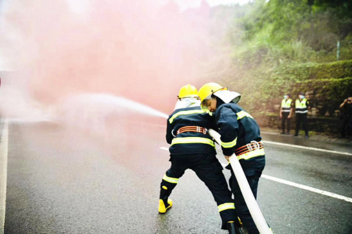 六(3)_副本.jpg 六(3)_副本.jpg