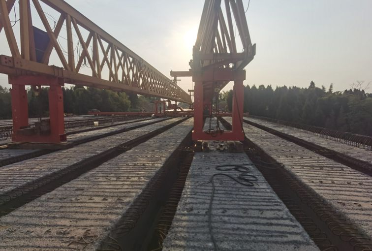 李家湾大桥梁板架设1_副本.jpg 李家湾大桥梁板架设1_副本.jpg