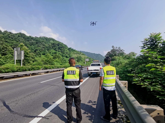 20200717都汶高速开展汛期桥涵空间安全隐患排查工作_高.jpg 20200717都汶高速开展汛期桥涵空间安全隐患排查工作_高.jpg