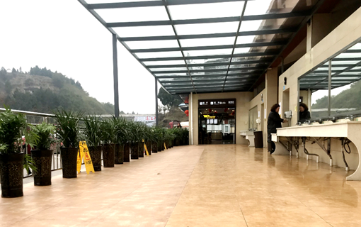 1.3成德南高速公路三台停车区重新开放营业1.png 1.3成德南高速公路三台停车区重新开放营业1.png