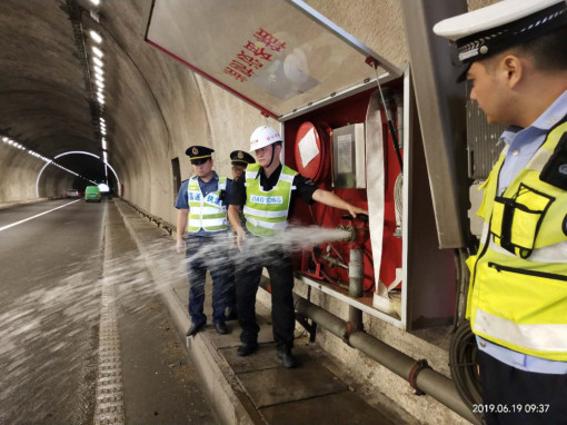 no161-成南公司圆满完成“安全生产月”各项工作任务2(杨帆).jpg no161-成南公司圆满完成“安全生产月”各项工作任务2(杨帆).jpg