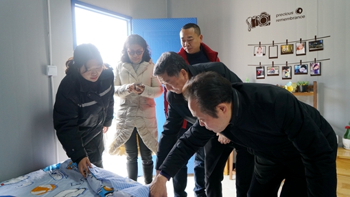 20190110省交投集团总经济师王栓铭一行到川西公司检查春运安全和冬季送温暧慰问活动 (2)_cg.jpg