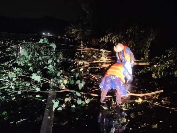 K788+509 路堑边坡排险3.JPG K788+509 路堑边坡排险3.JPG