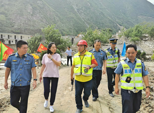 20190822厅高管局纪委书记、副局长黄健赴都汶高速“8.20”泥石流抢险现场指导安全工作.png 20190822厅高管局纪委书记、副局长黄健赴都汶高速“8.20”泥石流抢险现场指导安全工作.png