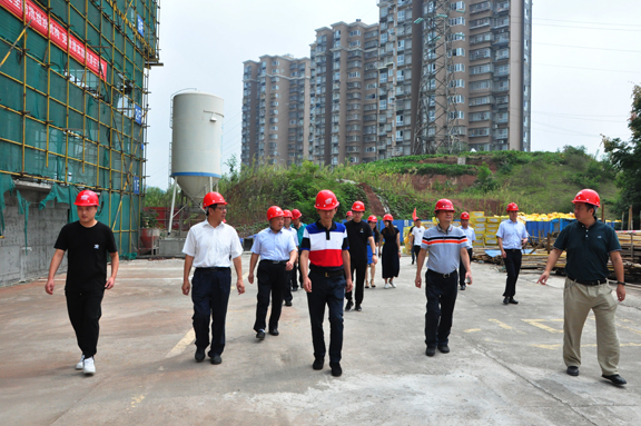 川高公司党委副书记、总经理王孝国及工会主席吴朝金一行到广南公司调研指导工作3.jpg 川高公司党委副书记、总经理王孝国及工会主席吴朝金一行到广南公司调研指导工作3.jpg