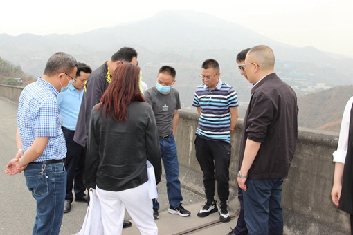 C:\Users\Administrator\Desktop\diaoyan.jpg C:\Users\Administrator\Desktop\diaoyan.jpg