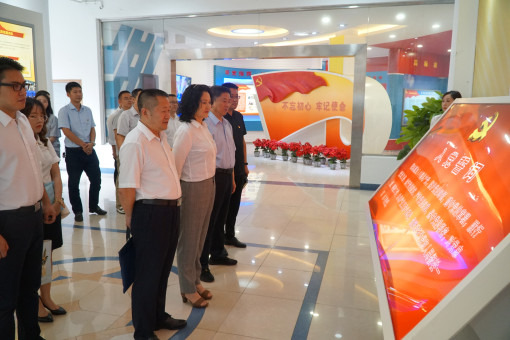 no162-省交投集团党委委员、职工董事、工会主席彭洪一行到成南公司基层服务型党组织示范点调研指导2(彭宇娇).JPG no162-省交投集团党委委员、职工董事、工会主席彭洪一行到成南公司基层服务型党组织示范点调研指导2(彭宇娇).JPG