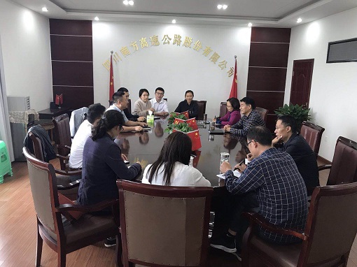 5.6南方公司与高路房产、高路开元棋牌公司就房地产开发、工程开元棋牌事宜进行交流座谈.jpg 5.6南方公司与高路房产、高路开元棋牌公司就房地产开发、工程开元棋牌事宜进行交流座谈.jpg