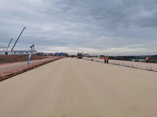 九绵高速公路路面底基层试验段圆满铺筑完成(2).jpg