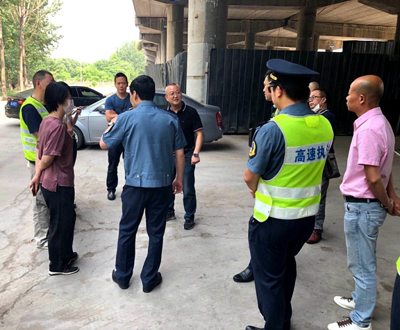 20200610厅高速公路交通执法第四支队赴成都绕城高速检查指导工作 (2)_副本.jpg