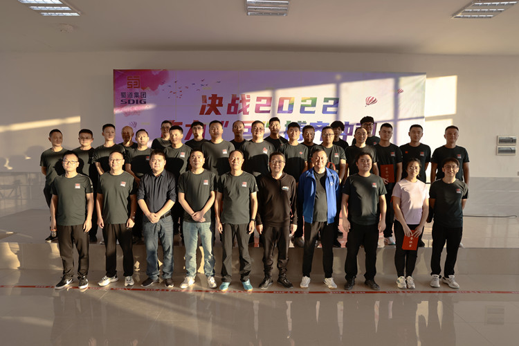 迎国庆奋力“乒”搏,决战2022——开梁高速(四川境)项目开展乒乓球友谊赛 (1)_副本.jpg