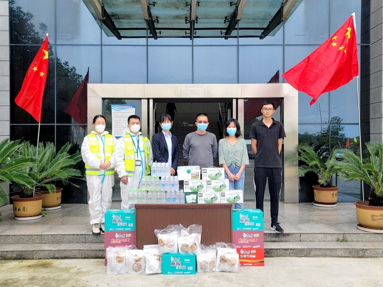 2022.10.01 防疫情 暖关怀 强措施 保畅通-广元管理处积极应对,全力做好国庆节假日保通保畅工作2.jpg