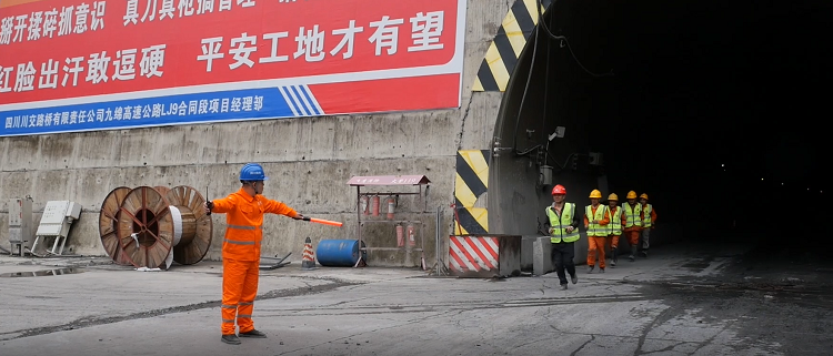 绵九公司组织开展2022年度九绵高速公路开元棋牌项目汛期地质灾害应急演练 (2).png