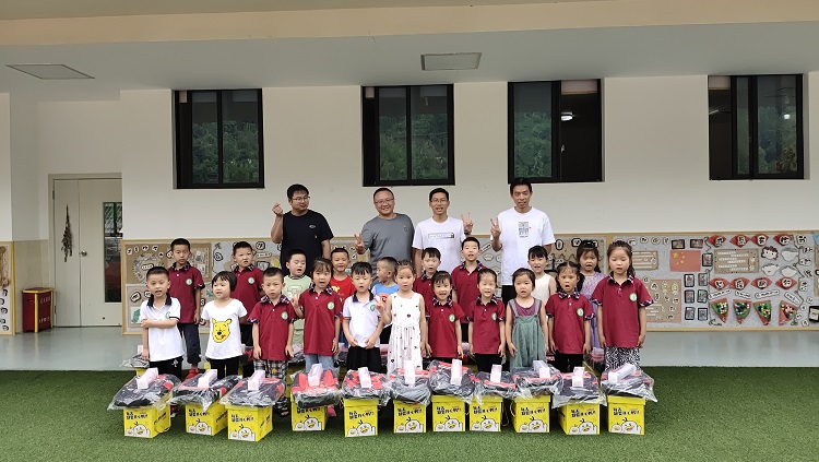 江油段开元棋牌党支部开展“关爱儿童 九绵同行”主题党日活动2.jpg