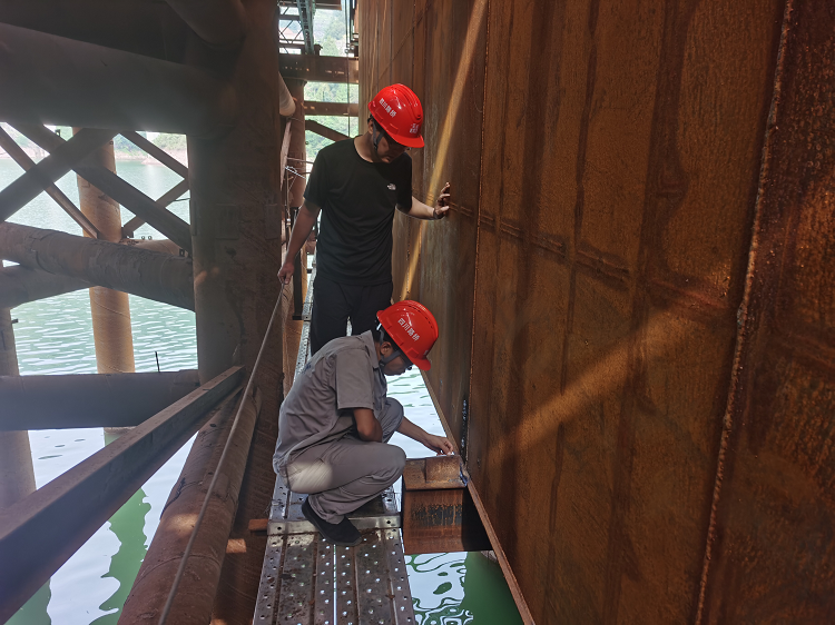 项目部人员实时观测,精准下放 - 副本.png