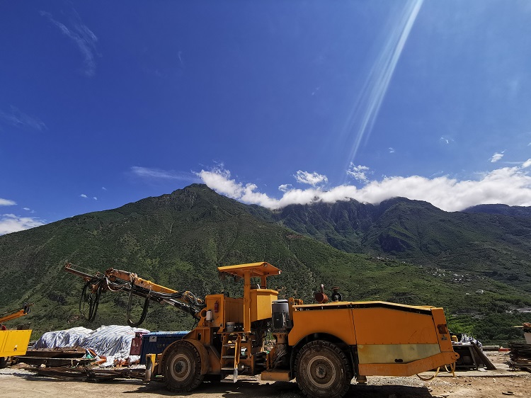 锚杆钻机 - 副本.jpg