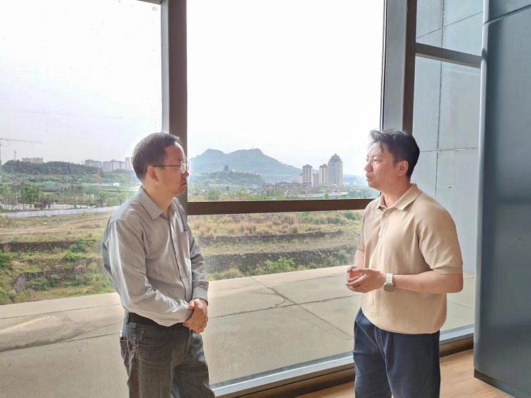 川高文旅公司与秦巴公司就恩阳交旅融合示范项目进行交流洽谈1.jpg
