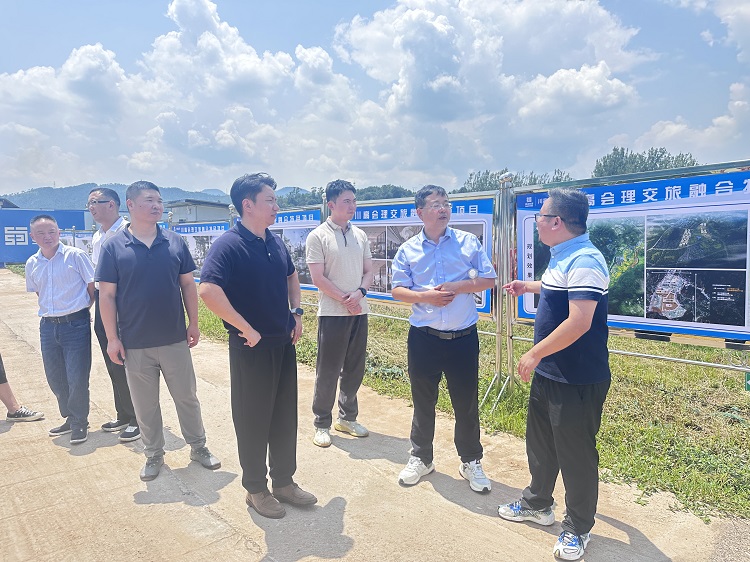 蜀道集团战略规划部部长唐文超调研会理项目1.jpg