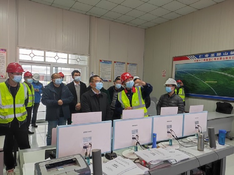 新闻余斌视察 - 副本.jpg