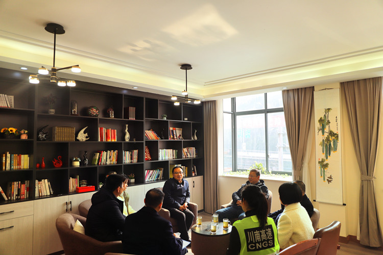 川南公司党委委员、纪委书记姚太胜带队开展节前调研慰问暨“纠四风 树新风”安全监督检查3_副本.jpg