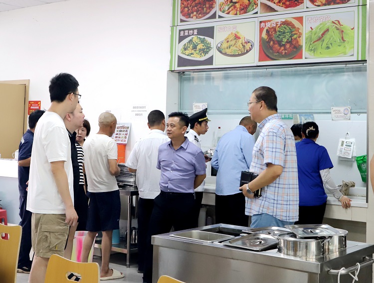 7.2【网站 微信】 川南公司与宜宾市翠屏区工业园区管委会召开交流座谈会4.jpg