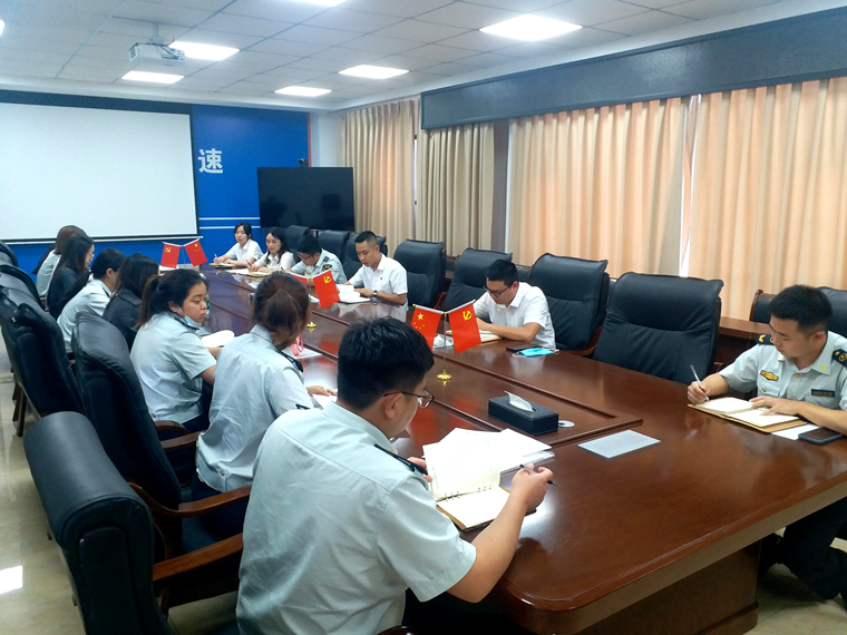 渝蓉高速开展“安全生产 双重预防”主题活动_副本.jpg