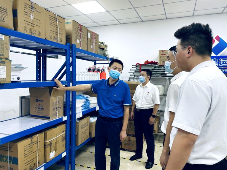 20220831渝蓉高速开展节前安全环保暨疫情防控专项检查 (2)_副本.jpg