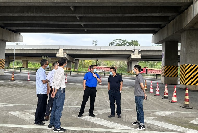 高新区管委会张学文一行调研成仁快速路江家互通立交提升改造工程进度情况_副本.jpg