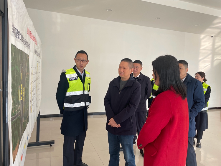 时间:11-29 地点:川西公司成仁站 人物:吴朝金、甘代军、曾德力、吴华峰 内容:开展安全生产分片包保检查工作 (2)_副本.jpg