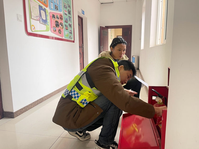 20240202绕东各级开展春节节前安全环保检查落实保畅工作 (4)_副本.jpg