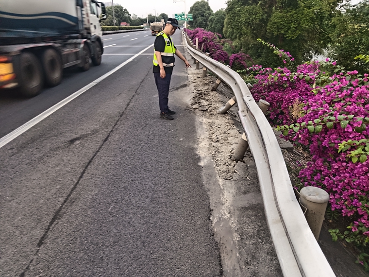 绕东路产管护大队迅速响应,成功追回国有路产损失 (1)_副本.jpg