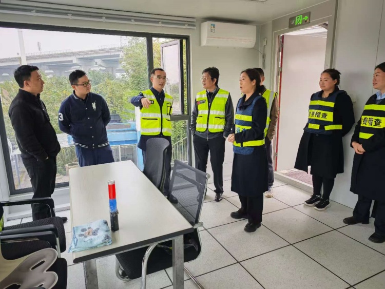 20251029川高营运管理部调研绕城新型收费站,助力运营服务提质增效(1)_副本.jpg
