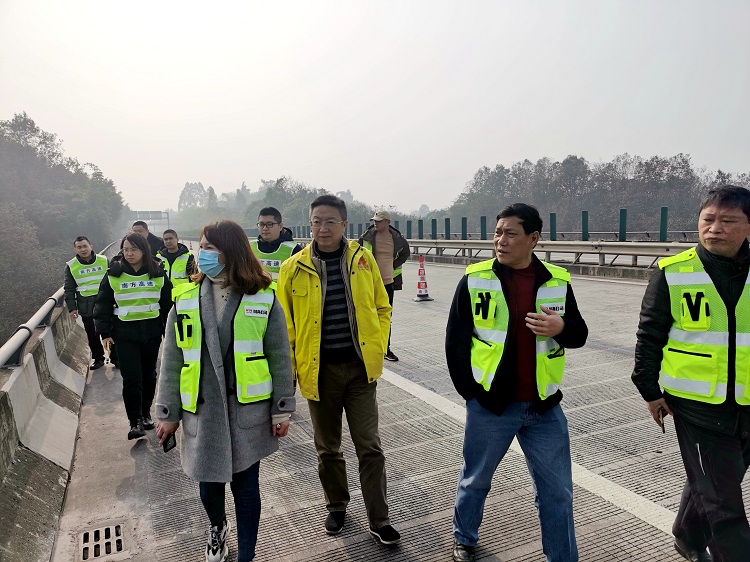 12.22南方公司迎接2021年川高系统营运高速公路养护管理考评2.jpg