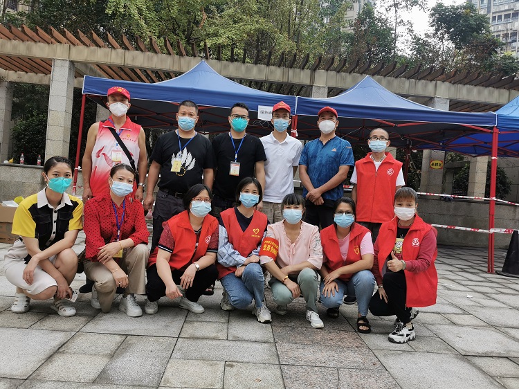 9.10南方公司泸州管理处开展“守护‘疫线’ 情暖中秋”志愿服务活动(4).jpg