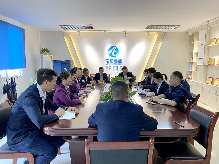 4.18南方公司叙永管理处开展“书香南方 悦读人生”读书分享活动2.JPG