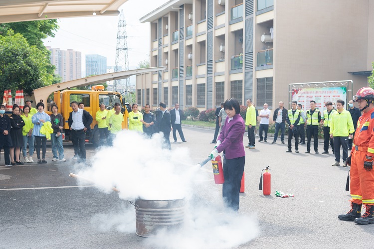 5.11叙永管理处开展2023年消防救援应急处置培训暨防汛减灾逃生应急演练2.jpg