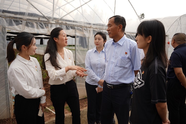 6.16南方公司泸州管理处党支部开展“党建引领促发展 乡村振兴谱新篇”结对共建主题党日活动.JPG