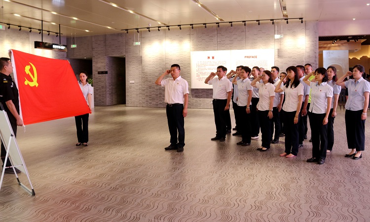 6.28南方公司泸州管理处开展庆 七一主题党日活动2.JPG