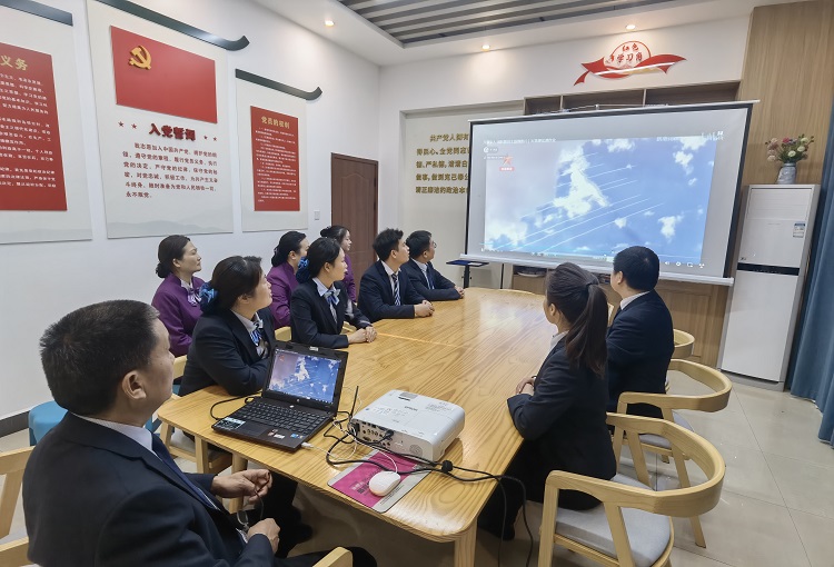 3.25南方公司泸州管理处党支部开展“加强国防教育 弘扬爱国主义精神”主题党日活动.jpg