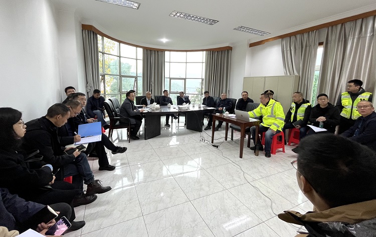 11.28 泸州市交通局党组书记、局长朱江调研渠坝收费站拥堵综合治理改造项目照片.jpg