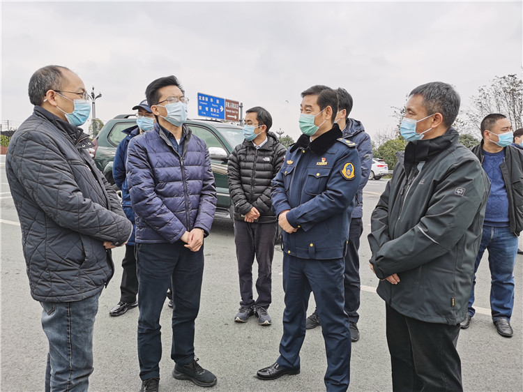 no651-省交通运输厅党组成员、副厅长张勇一行到成南公司检查高速公路节前安全、疫情防控等工作(苏东).jpg